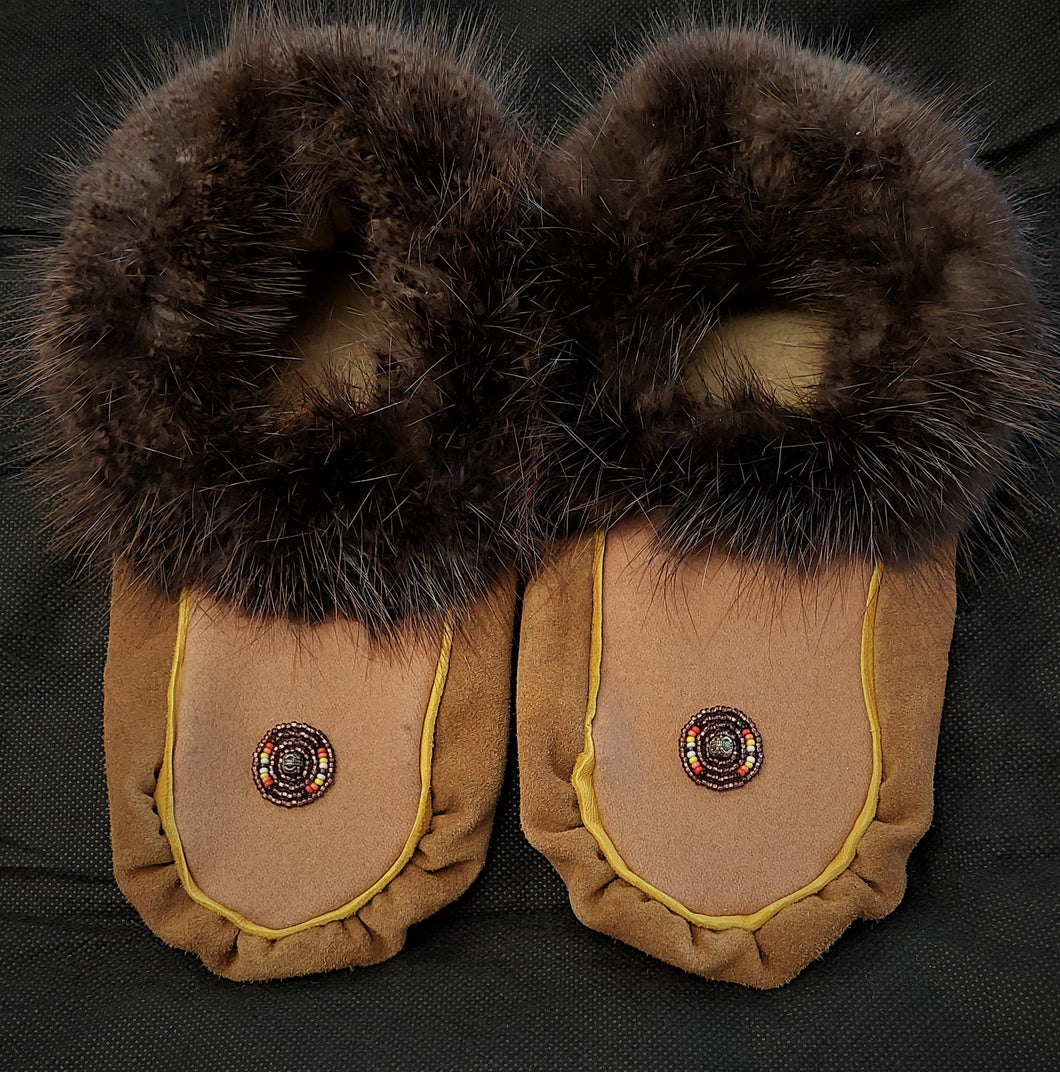 SIZE 9 MOCCASIN (BEAVER FUR) woman's size 9