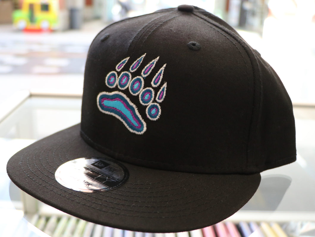 BLACK SNAP BACK CUSTOM RIVERFLOWING CREEATIONS DESIGN