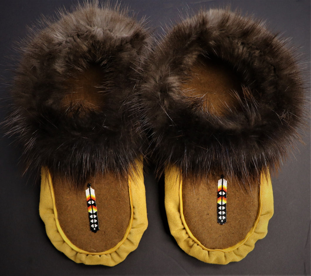 SIZE 11 MOCCASINS (BEAVER FUR) woman's size11