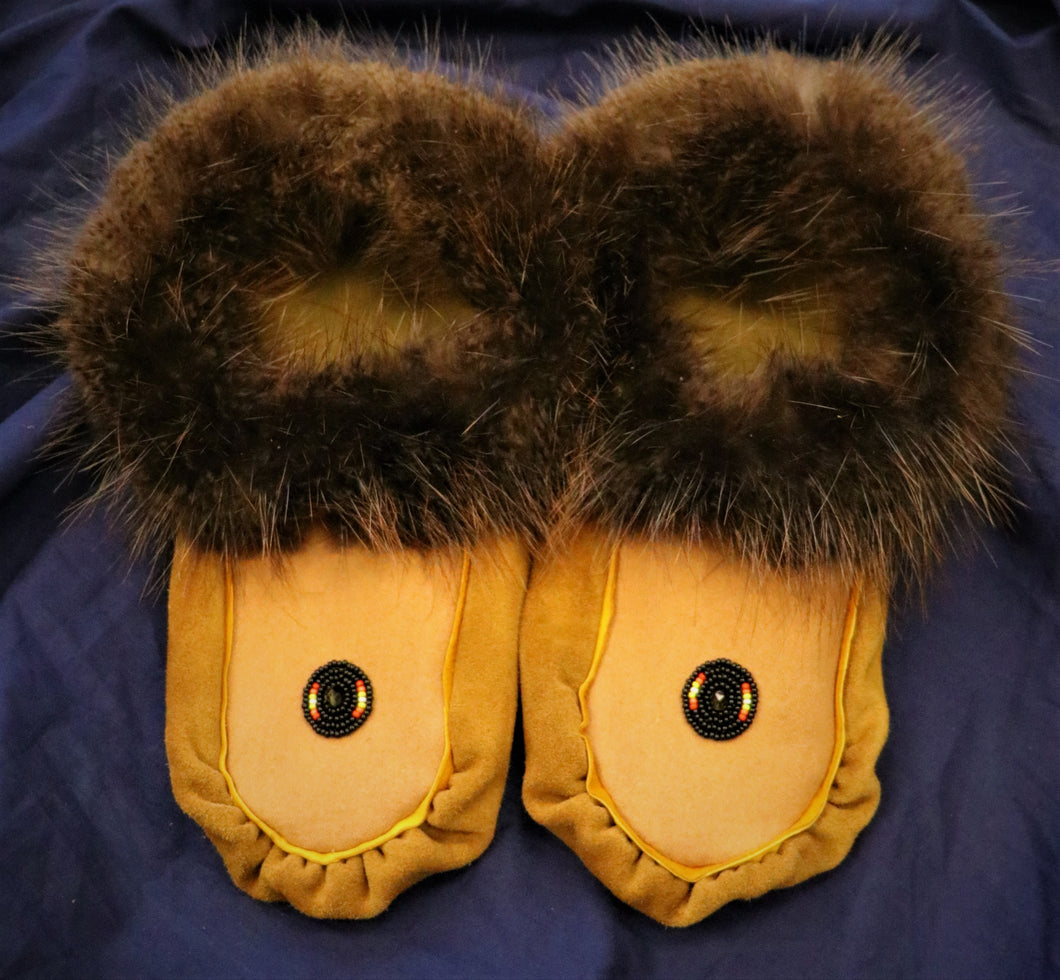 SIZE 10 MOCCASINS (BEAVER FUR) woman's size 10