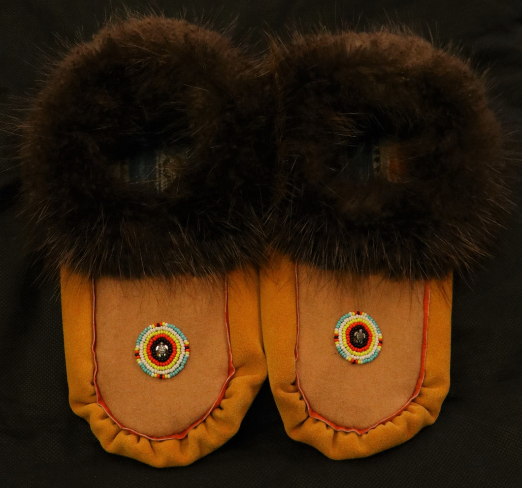 SIZE 9 MOCCASIN (BEAVER FUR) woman's size 9