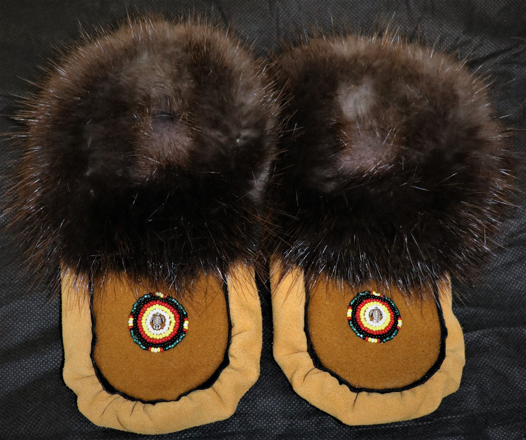 SIZE 6 MOCCASIN (BEAVER FUR) woman's size 6