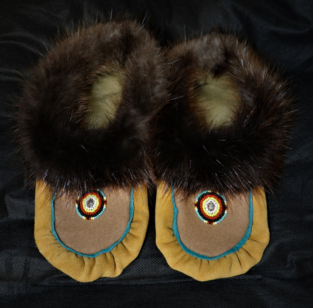 SIZE 6 MOCCASIN (BEAVER FUR) woman's size 6