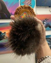 Load image into Gallery viewer, Toddler Moccasins 3T 4T Beaver fur
